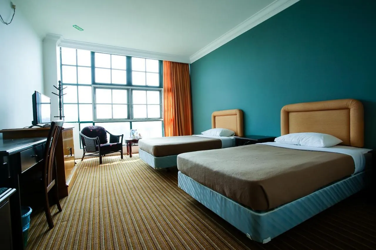 Bukit Beruntung Golf & Country Resort 吉隆坡 3*,